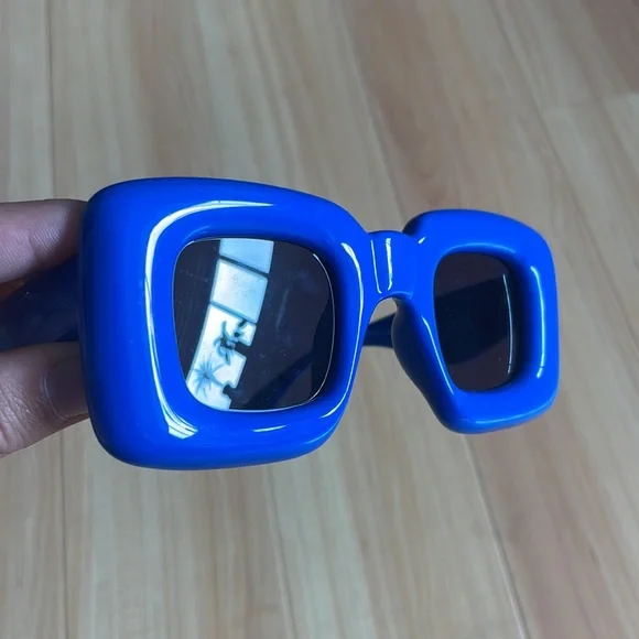 big fun vibrant blue glasses - Picture 5 of 5